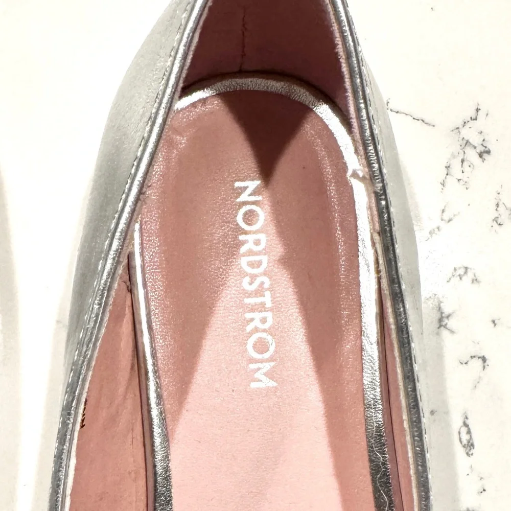 Nordstrom Girl’s Kids Silver Metallic Bow Flat Ballerina Shoes Size 2 NWOT